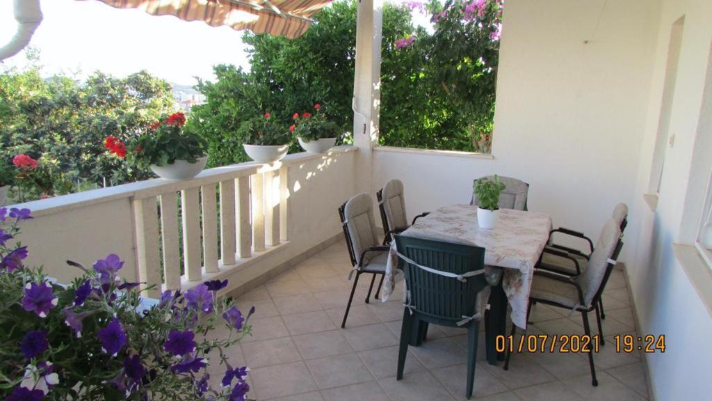 Apartment Tomy Trogir Exteriör bild