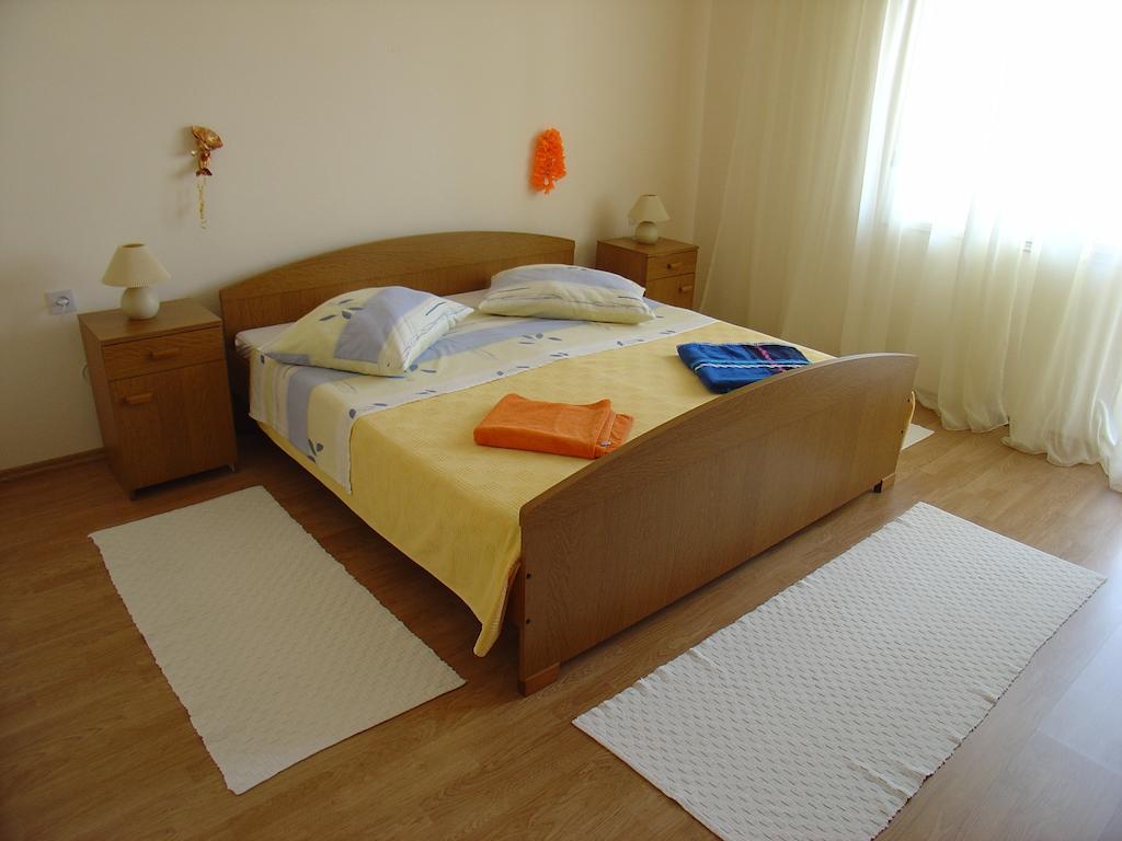 Apartment Tomy Trogir Exteriör bild